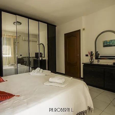 לינה וארוחת בוקר Profumo Di Mare Free Private Parking Included סנרמו
