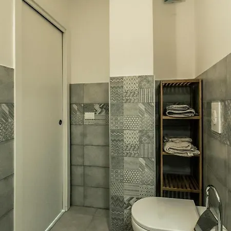 לינה וארוחת בוקר Profumo Di Mare Free Private Parking Included סנרמו
