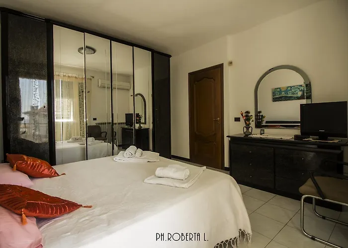 فندق مبيت وإفطار Profumo Di Mare Free Private Parking Included سانريمو